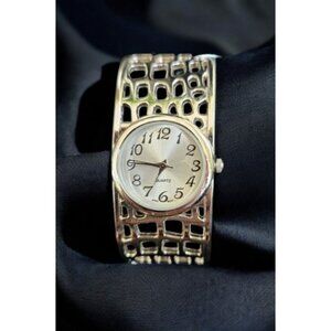 Vintage AVON Silvertone Hinged Ladies Cuff Bracelet Watch